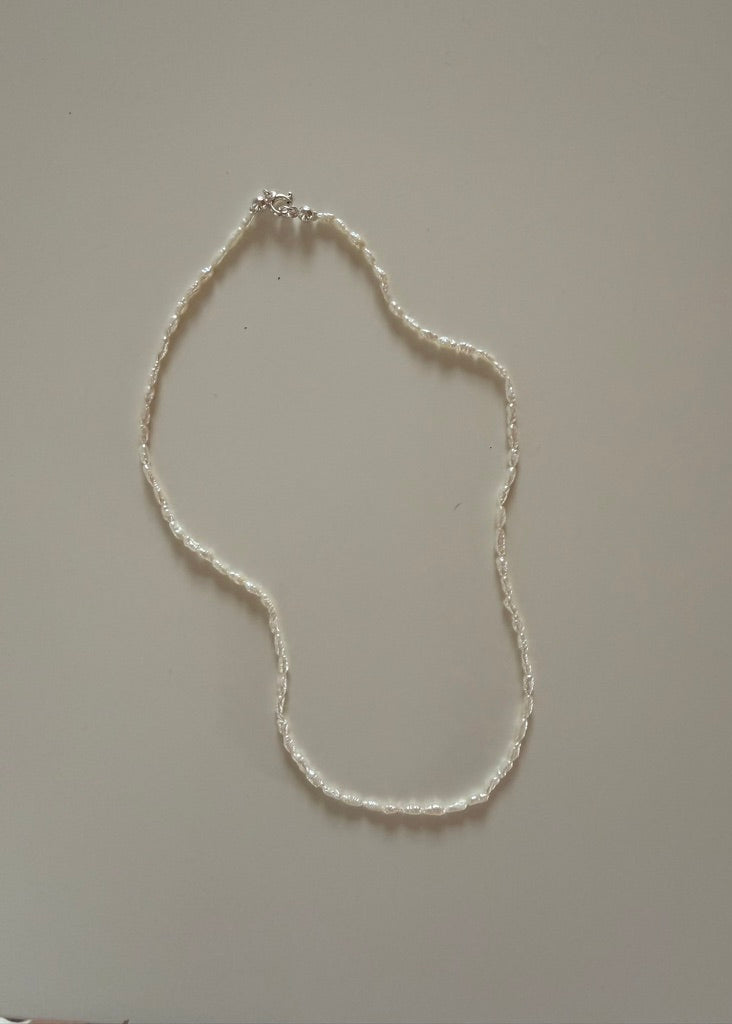 SIMPLE PEARL necklace